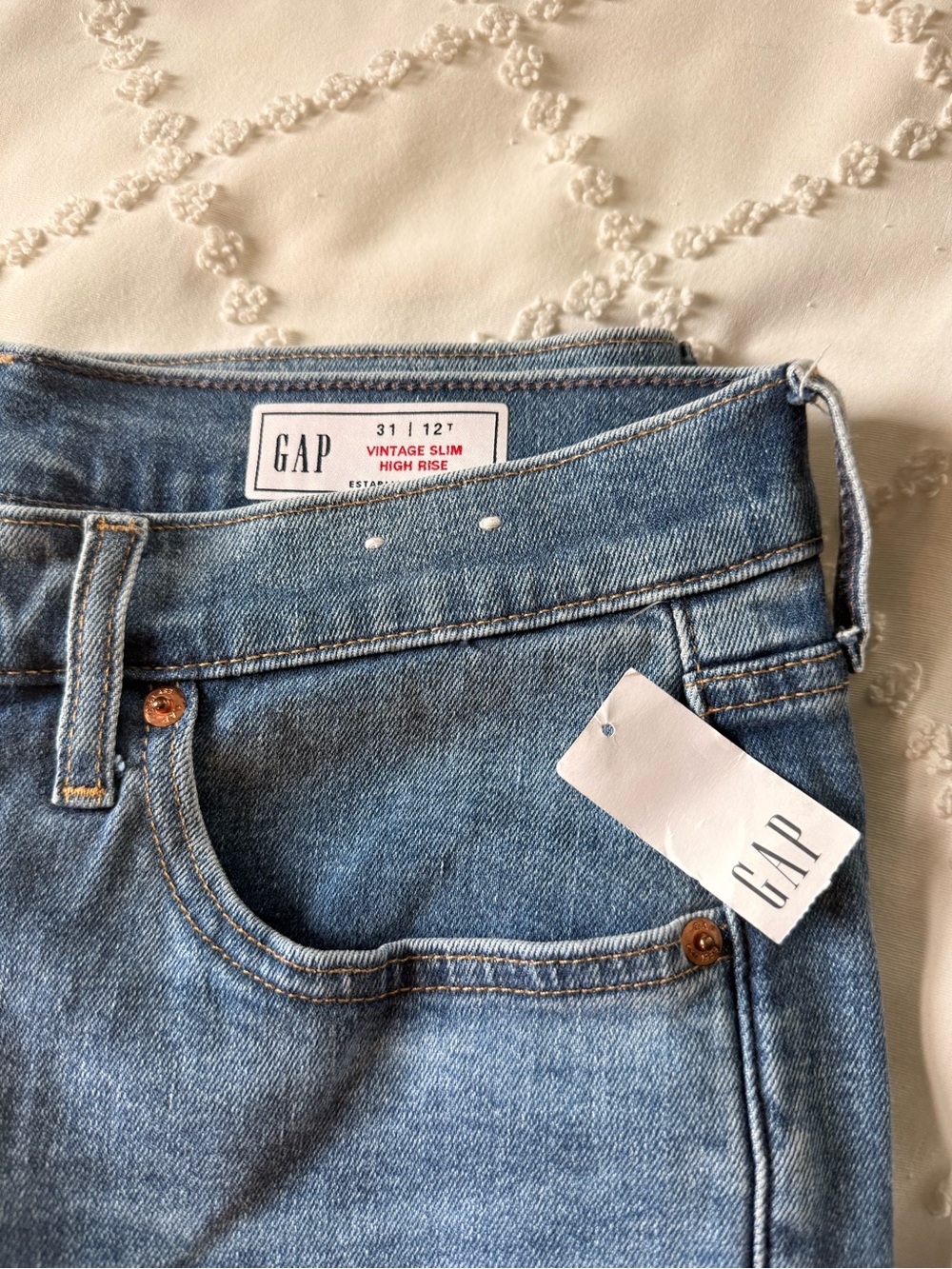 GAP Women's Light Blue Straight Jeans 31 12 Tall NEW - Picture 2 of 4